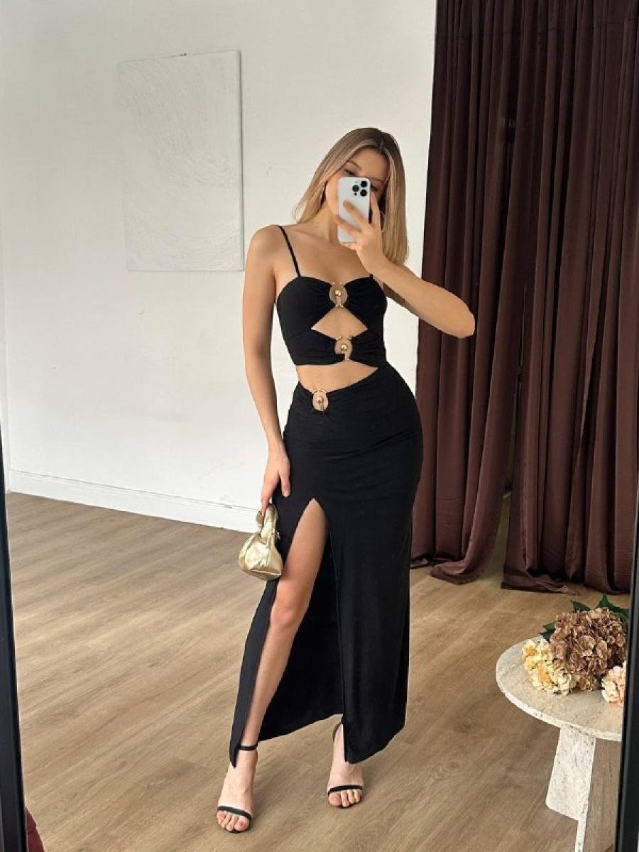 فستان ماكسي عصري بحلقات معدنية وفتحات جانبية (Cutout Midi/Maxi Dress with Gold Rings) - صورة 1