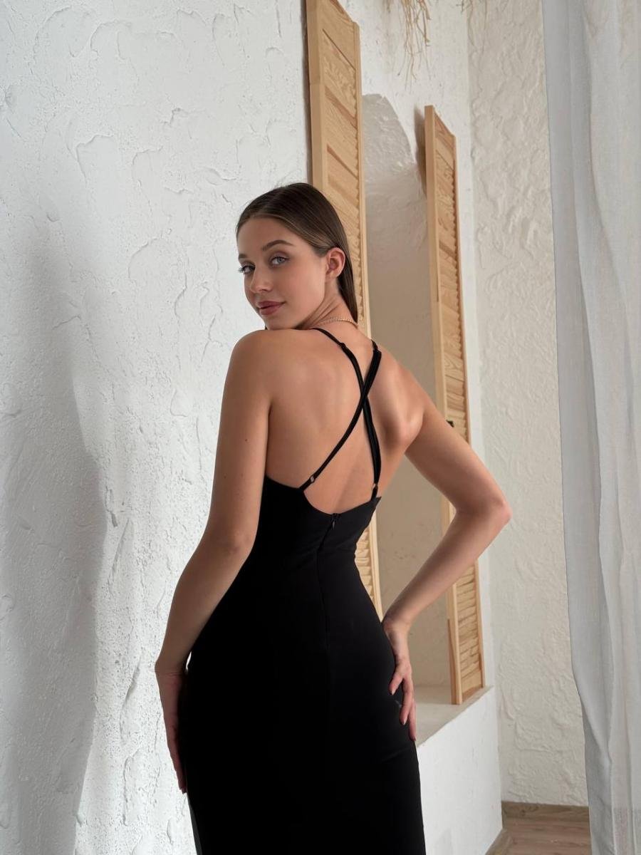 فستان سهرة طويل بلون أزرق ملكي بقَصّة الياقة المنسدلة (Cowl Neck) - صورة 1