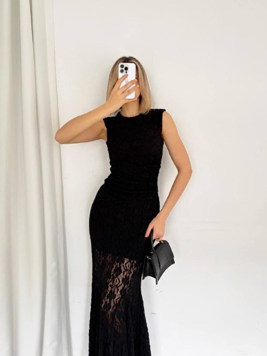فستان سهرة أسود دانتيل طويل بقَصّة السمكة ومزين بالكشكشة - صورة 3